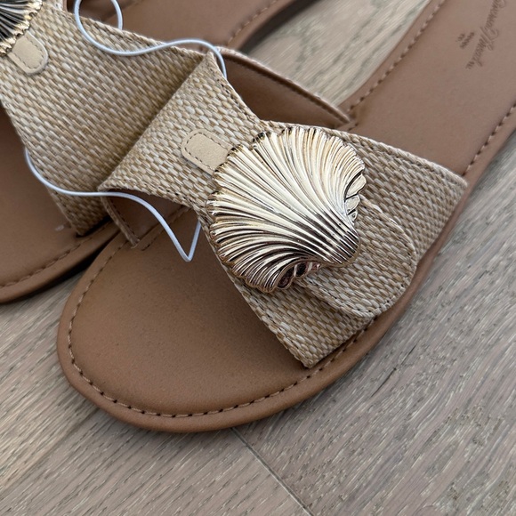 Universal Thread Nesryn Raffia Shell Ornament Slide Sandals - Picture 4 of 7